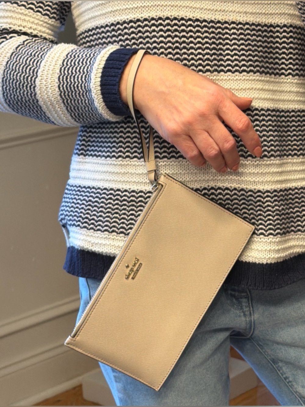 Kate Spade Clean Girl 2010s Beige Saffiano Wallet Wristlet (VGUC)‎